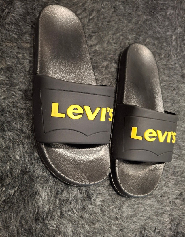 دمپایی مردانه (Levi’s) مدل راحتی؛ اورجینال و با کیفیت بالا