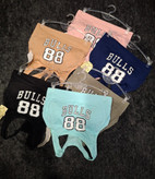 نیمتنه ورزشی/فانتزی طرح Bulls 88 – مدل پشت دوبنده، دارای کاپ متحرک و قابل شستشو