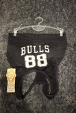 نیمتنه ورزشی/فانتزی طرح Bulls 88 – مدل پشت دوبنده، دارای کاپ متحرک و قابل شستشو